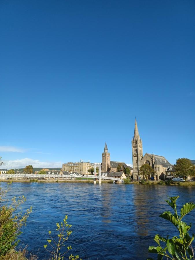 Central Victorian Villa Inverness Bagian luar foto